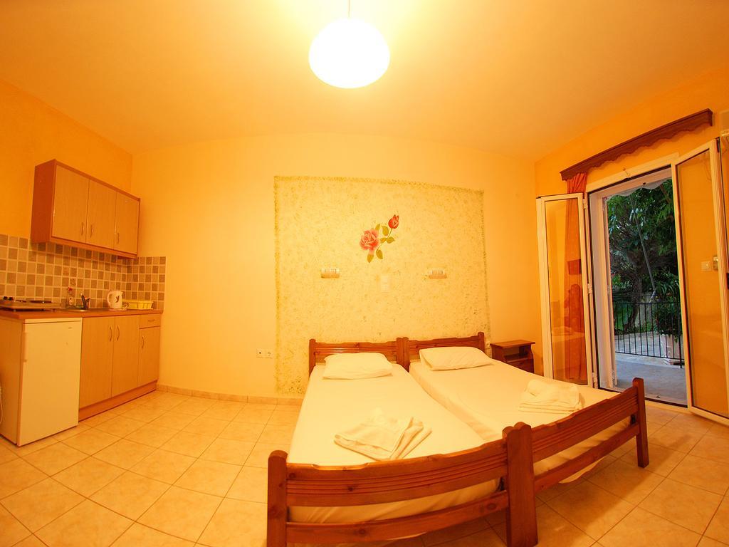 Emilia Apartments Trapezaki  Room photo